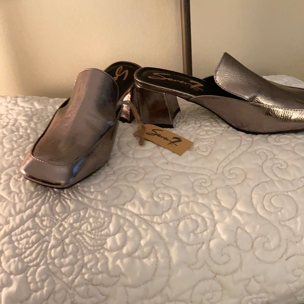 NWT Sz 10, Seven7, metallic shoe w chunky heel